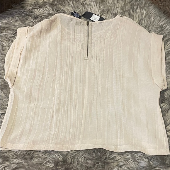 Elegant Cream Lace Blouse. new with tags - Picture 4 of 6